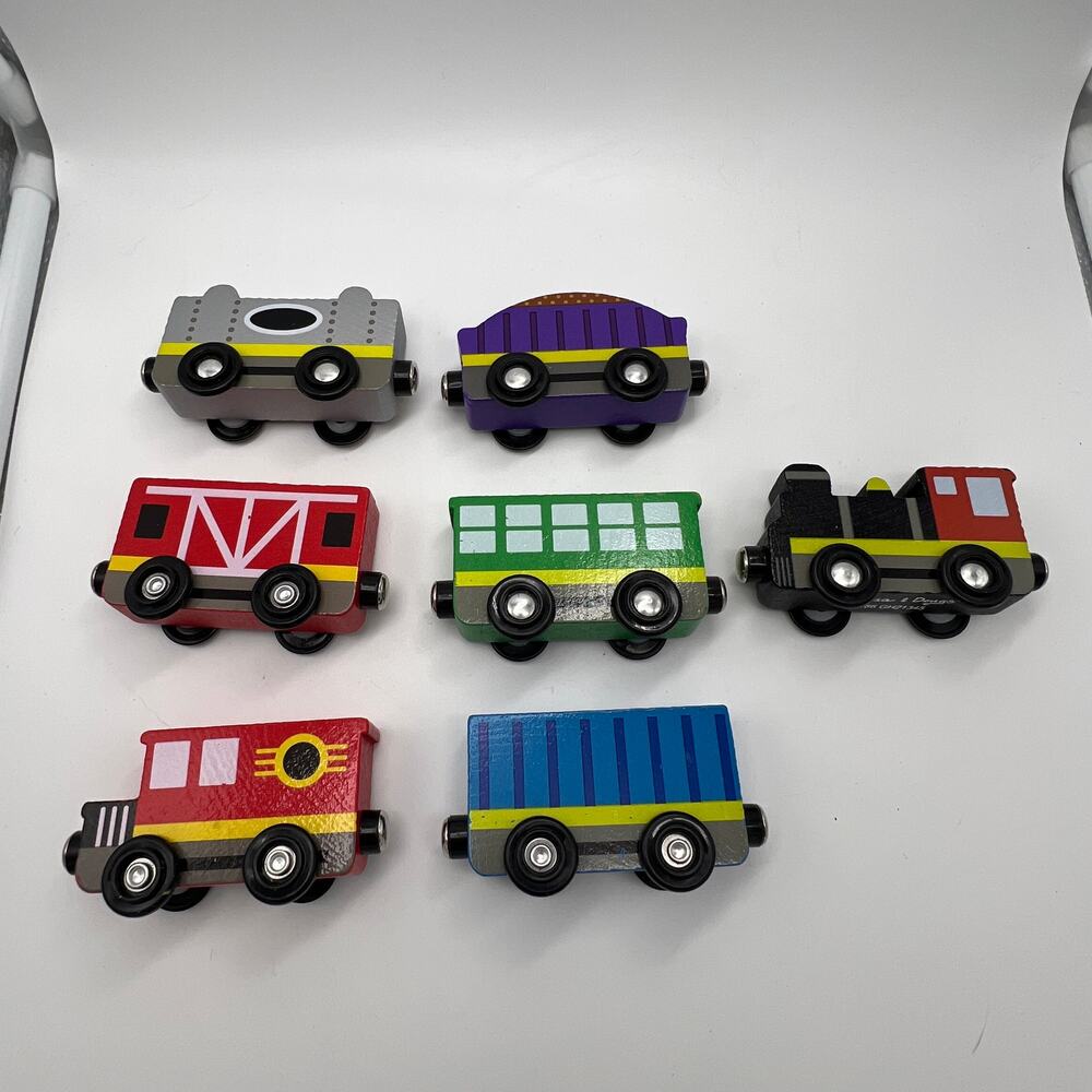 37 Piece Lot Wooden Railway Train Track Brio Thomas Melissa & Doug Cars Pieces - Picture 5 of 6